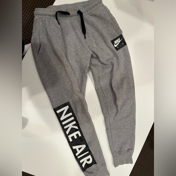 Nike sweatpants - Picture 2 of 2